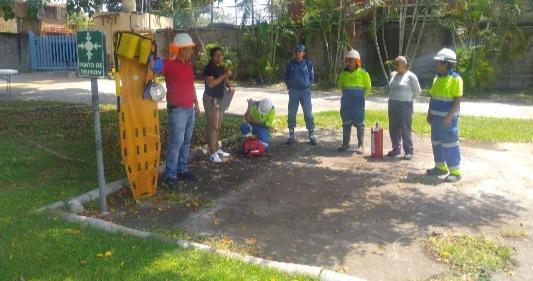 Simulacro en la PTAR, brigadistas de evacuación, rescate y protección civil en punto de reunión